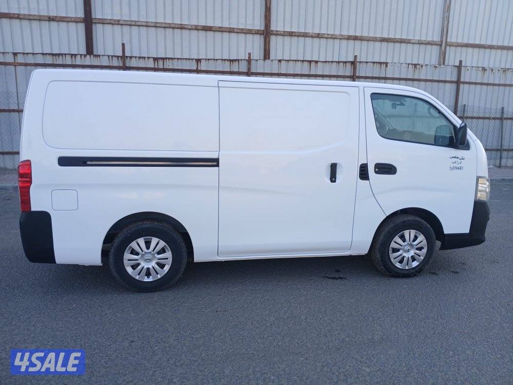 للبيع باص نيسان اورفان بوكس مقفل موديل ٢٠٢١3