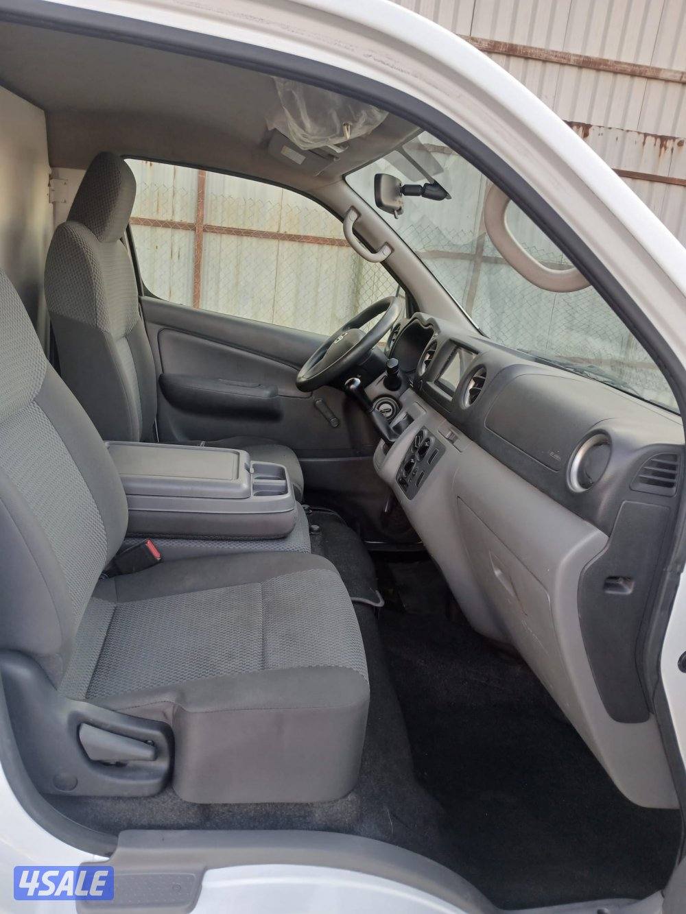 للبيع باص نيسان اورفان بوكس مقفل موديل ٢٠٢١4