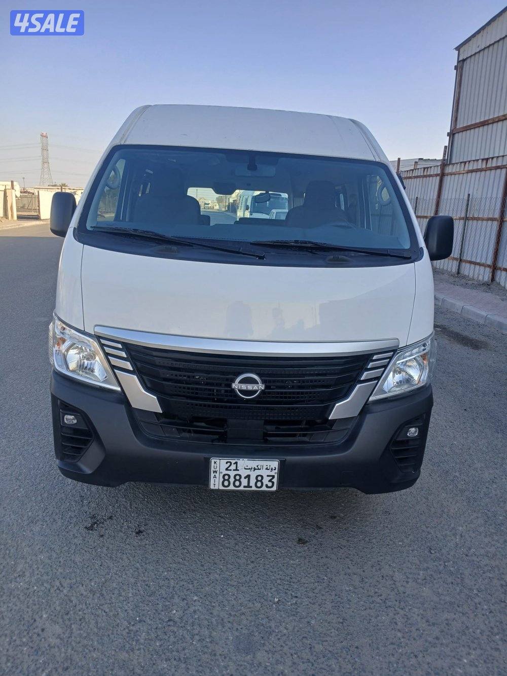 للبيع باص نيسان اورفان ١٢ راكب موديل ٢٠٢٣0