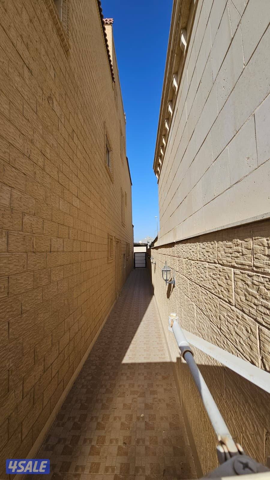 ■فرصه لاتعوض .. والبيعه لقطه .. (بيت راس) بصباح الأحمد قطاع D قطعة 37