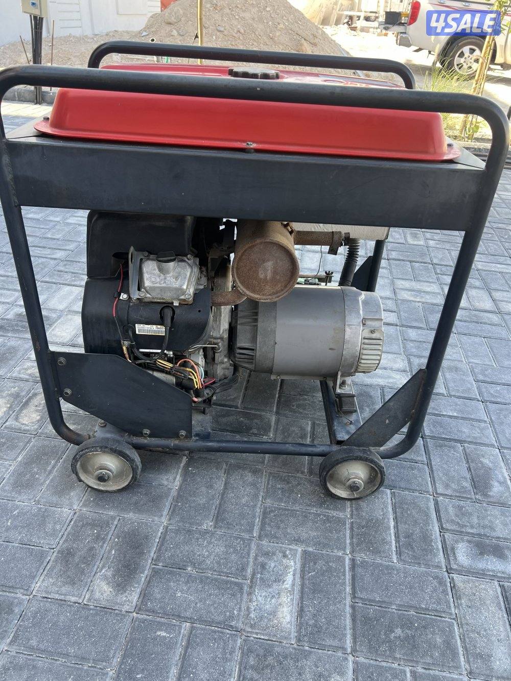 للبيع مولّد كهربا 12000 روبن2