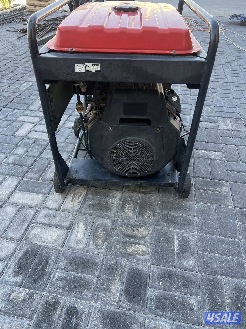 للبيع مولّد كهربا 12000 روبن3