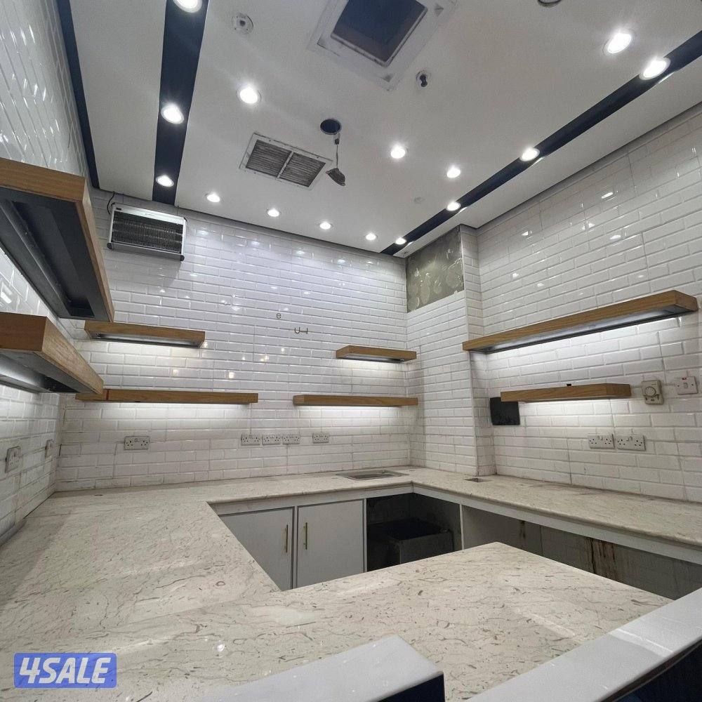 محل تجاري مع فترة سماح للإيجار في الفروانية .1