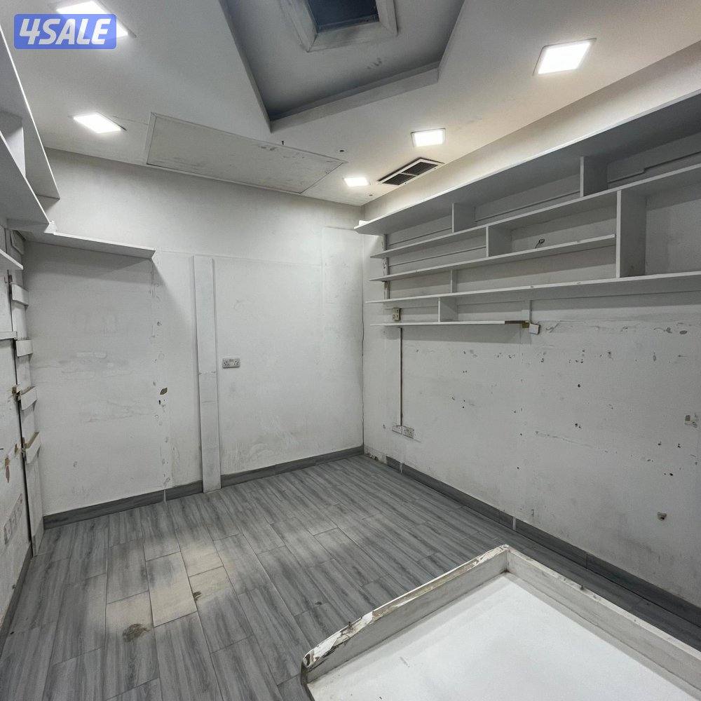 محل تجاري مع فترة سماح للإيجار في الفروانية .5