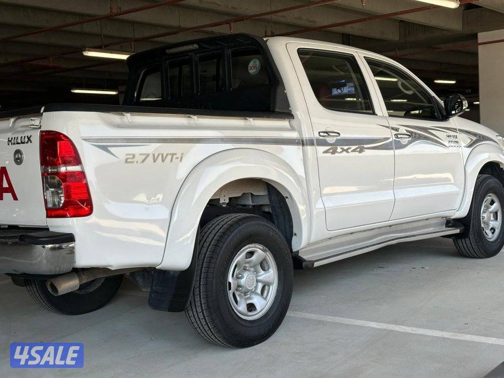 للبيع وانيت هايلكس دبل قير ٢٠١٥3