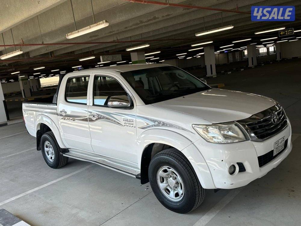 للبيع وانيت هايلكس دبل قير ٢٠١٥5