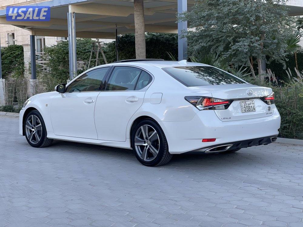 لكزس GS300 المالك الاول موديل 20182