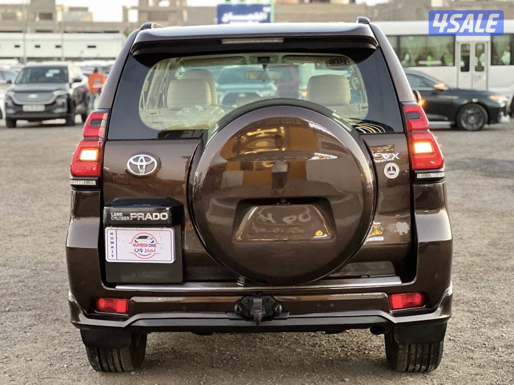 للبيع تويوتا برادو VX 2021 بلاك اديشن6