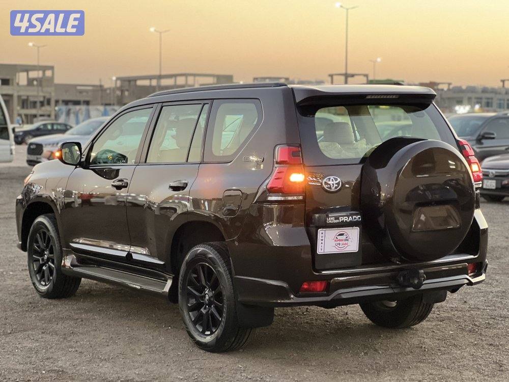 للبيع تويوتا برادو VX 2021 بلاك اديشن7