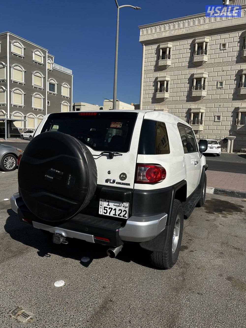 للبيع تيوتا اف جي 2010  4x43