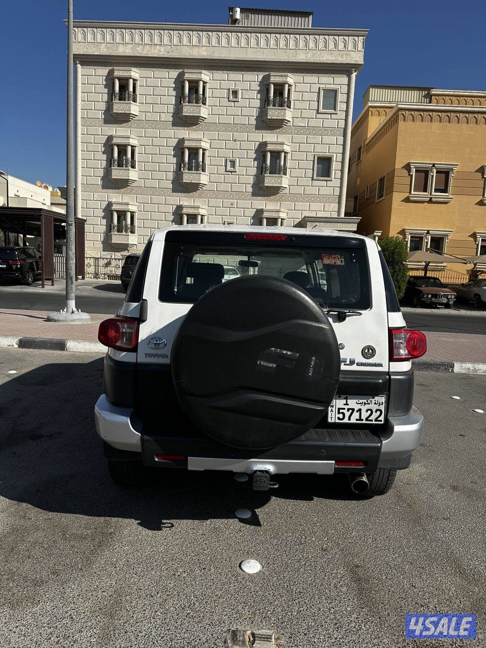 للبيع تيوتا اف جي 2010  4x44