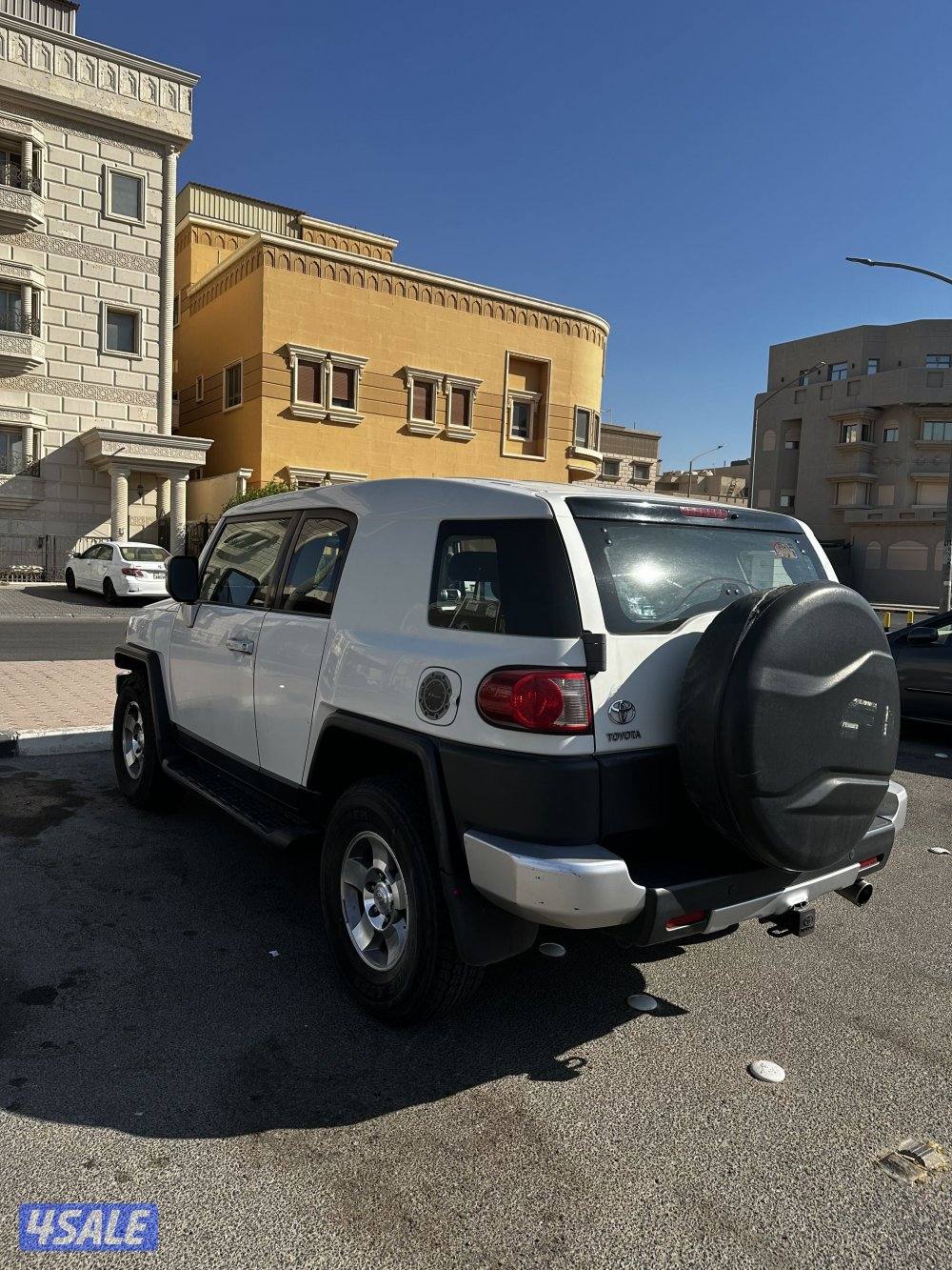 للبيع تيوتا اف جي 2010  4x45