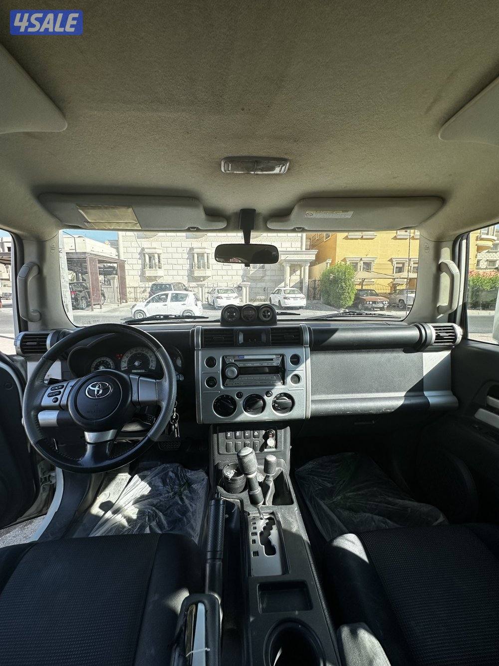 للبيع تيوتا اف جي 2010  4x47