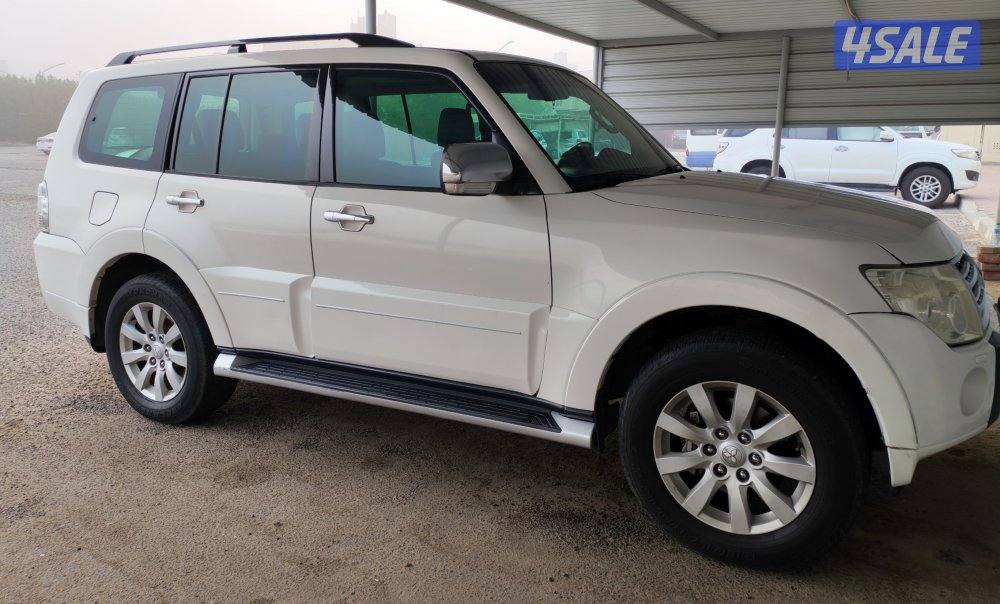 توصيل داخل المنطقة العاشرة مدارس معاهد جامعات يوجد سيارة جيب باجيرو1