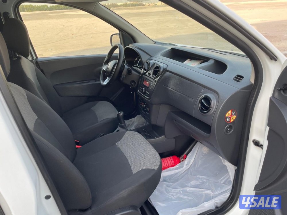 2022 ريـنـو Van5