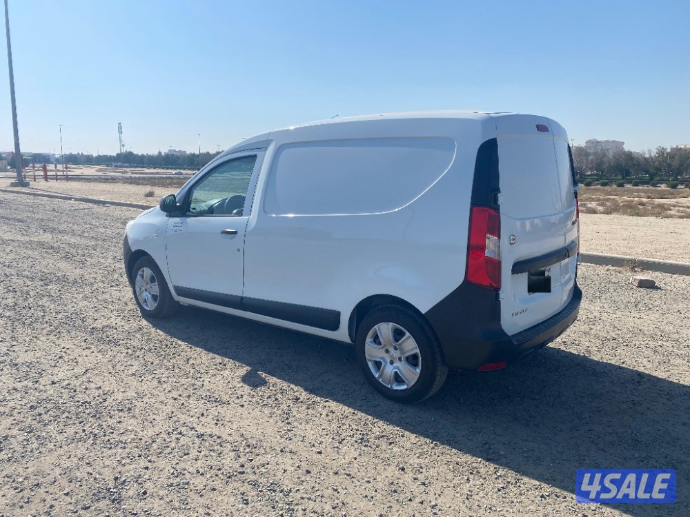 2022 ريـنـو Van8