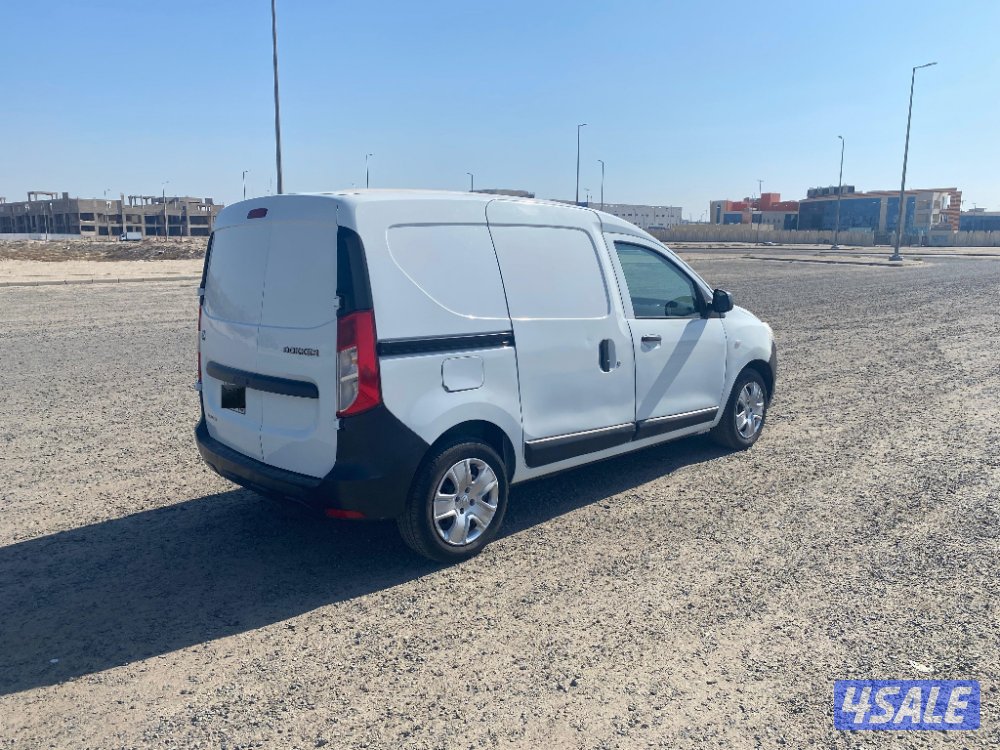 2022 ريـنـو Van13