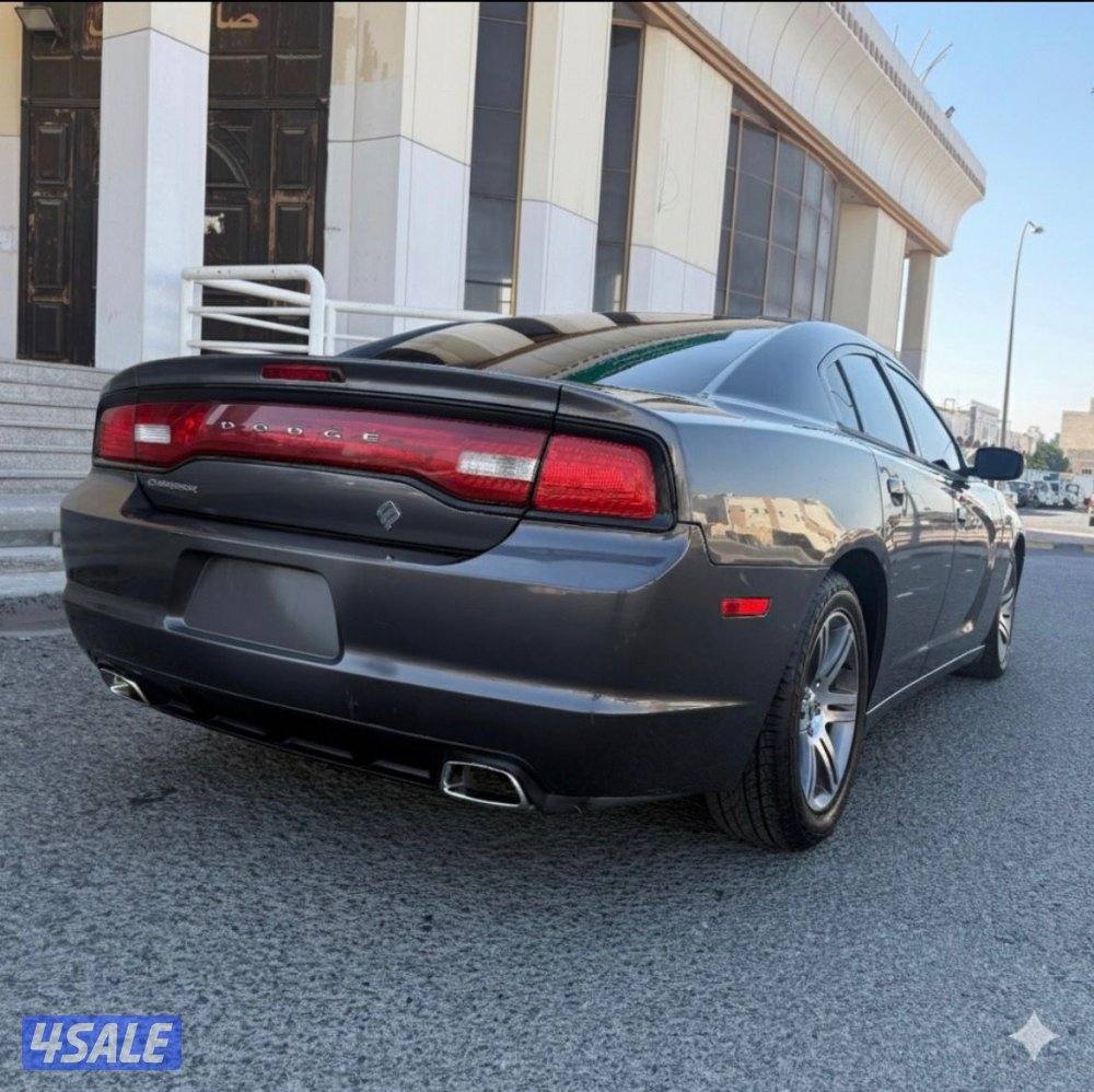 تشارجر 2014 المالك الثاني صبغ وكالة ماعدا ٣ قطع ٦ سلندر3