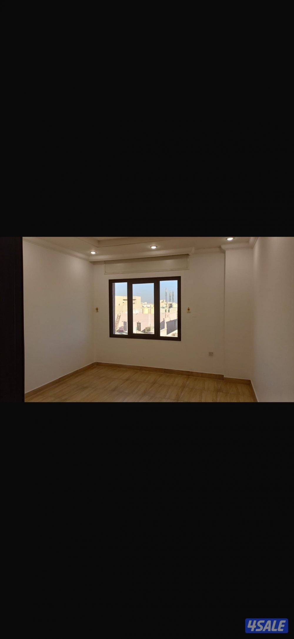 شقة بجانب جامعة الكويت المدينة الجامعية، 3غرف و3 حمام ومطبخ مجهز وغرفة4