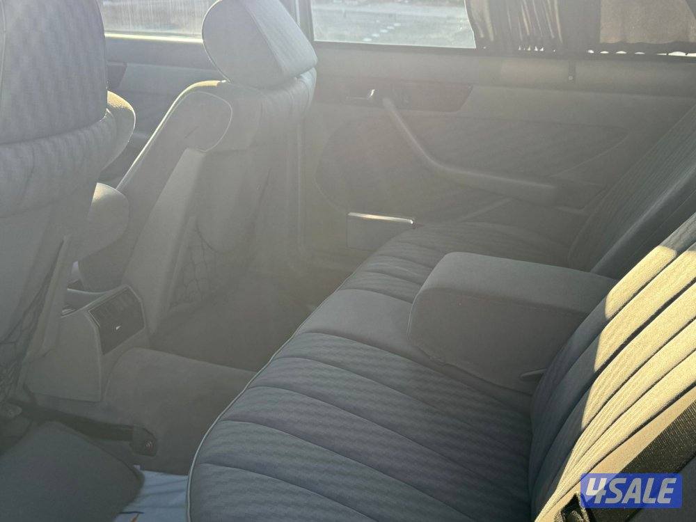 للبيع sel300 موديل 1988 شرط ماشي 78الف لارج فتحة صبغ الوكاله9