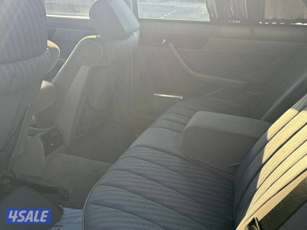 للبيع sel300 موديل 1988 شرط الفحص  ماشي 78الف لارج فتحة صبغ الوكاله11