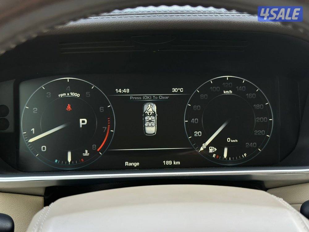 رنج روفر كلاسيك 
Vogue HSE
موديل 2015 عداد 127 الف14