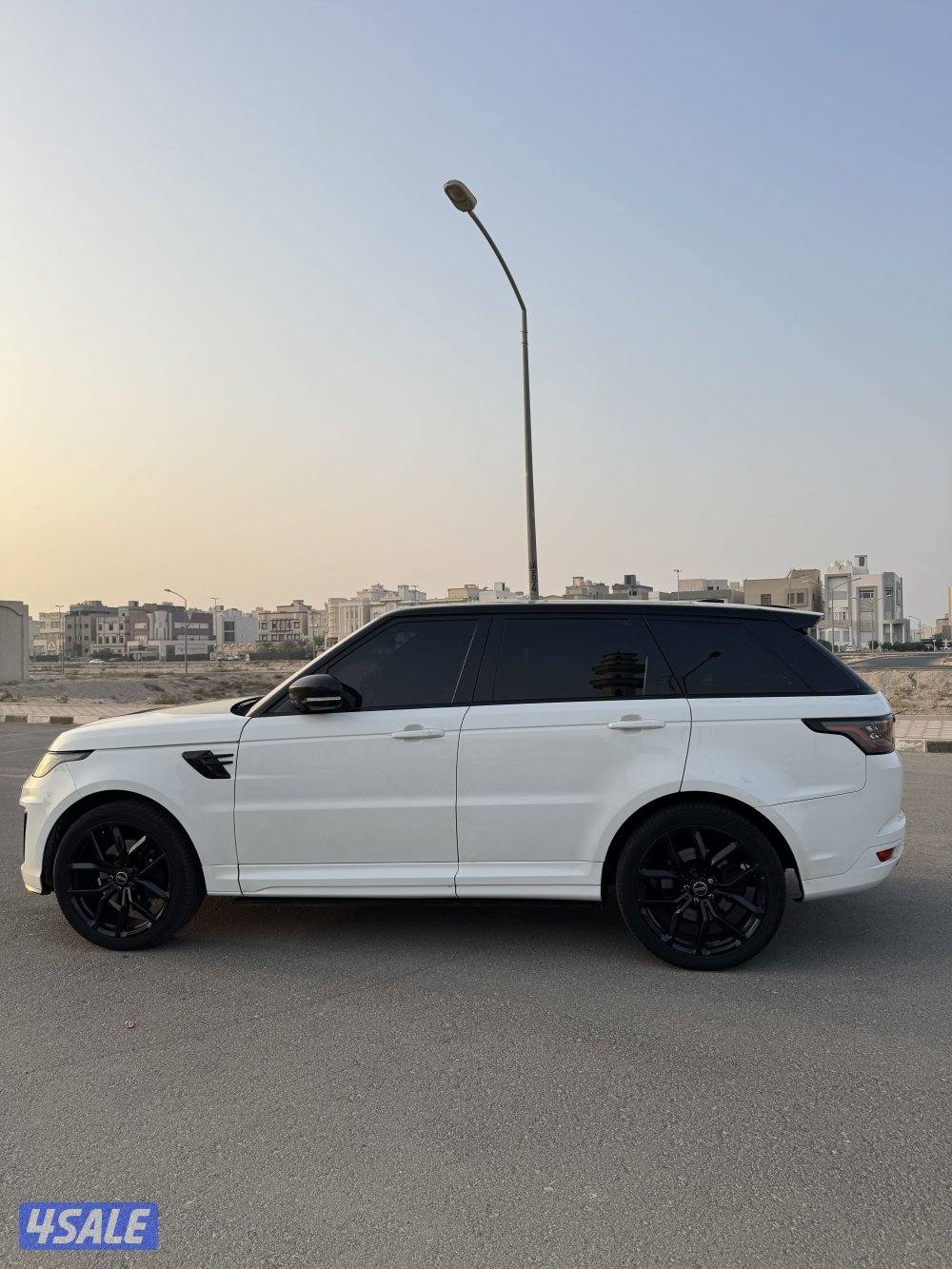 للبيع رنج روفر سبورت ٢٠١٤ محول svr اصلي ٢٠٢١3