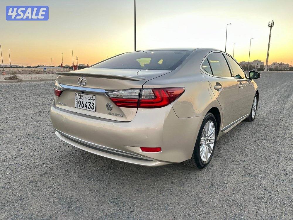 لكزس ES 250 موديل ٢٠١٧ صبغ وكالة4