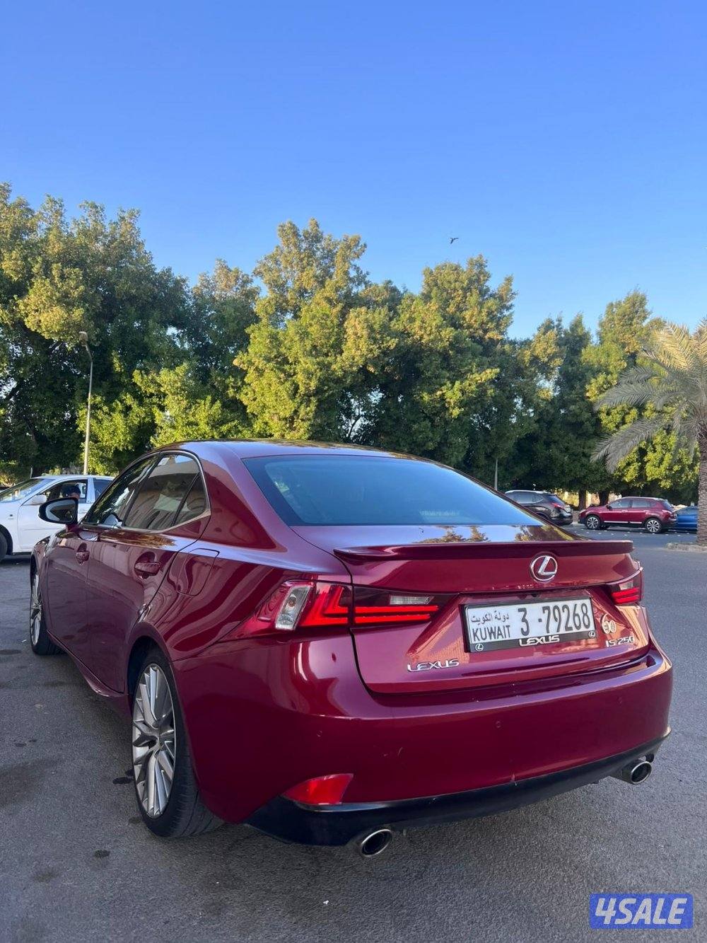 للبيع لكزس is250 موديل 2014 كامل المواصفات عداد2201