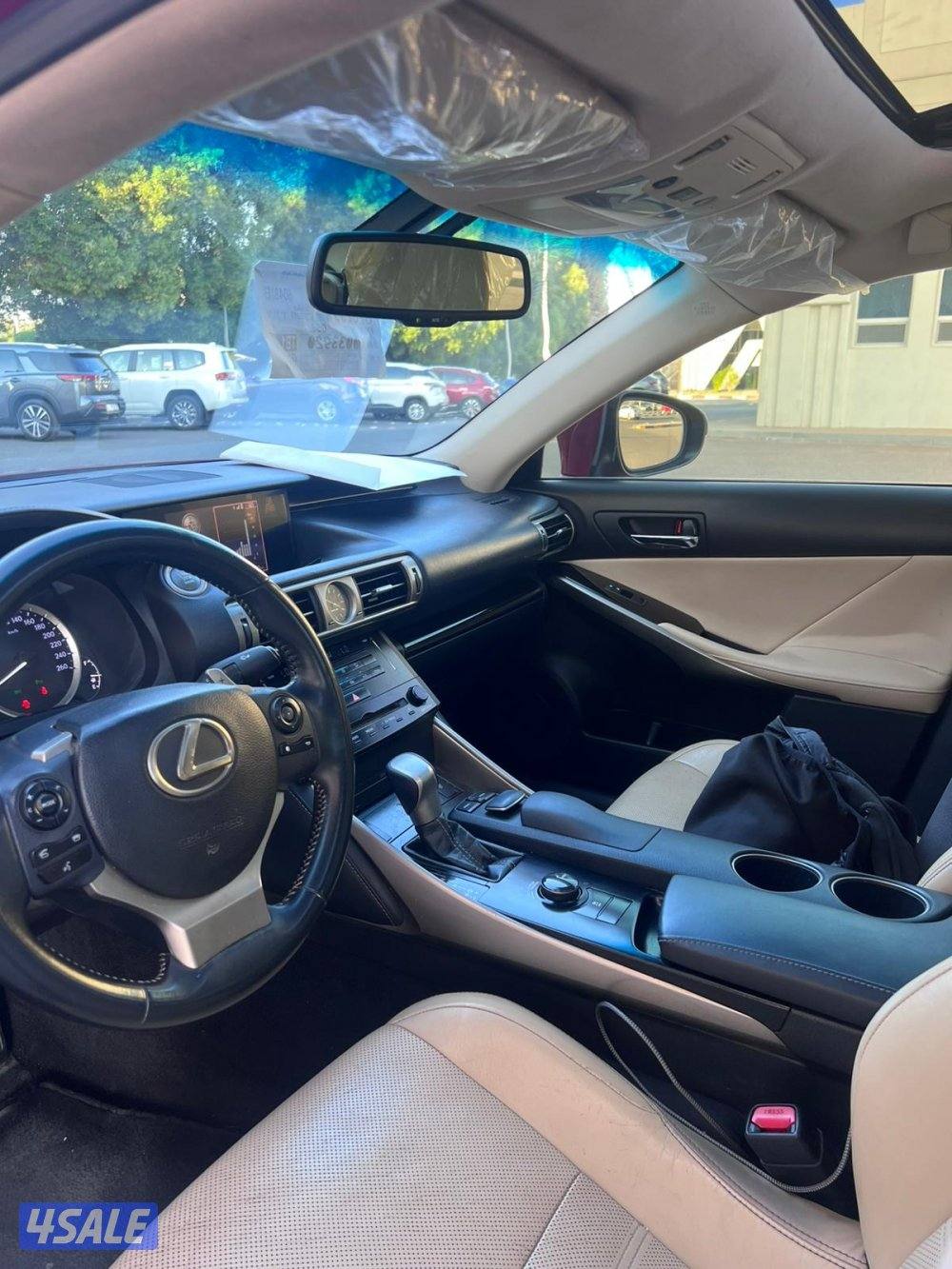 للبيع لكزس is250 موديل 2014 كامل المواصفات عداد2204