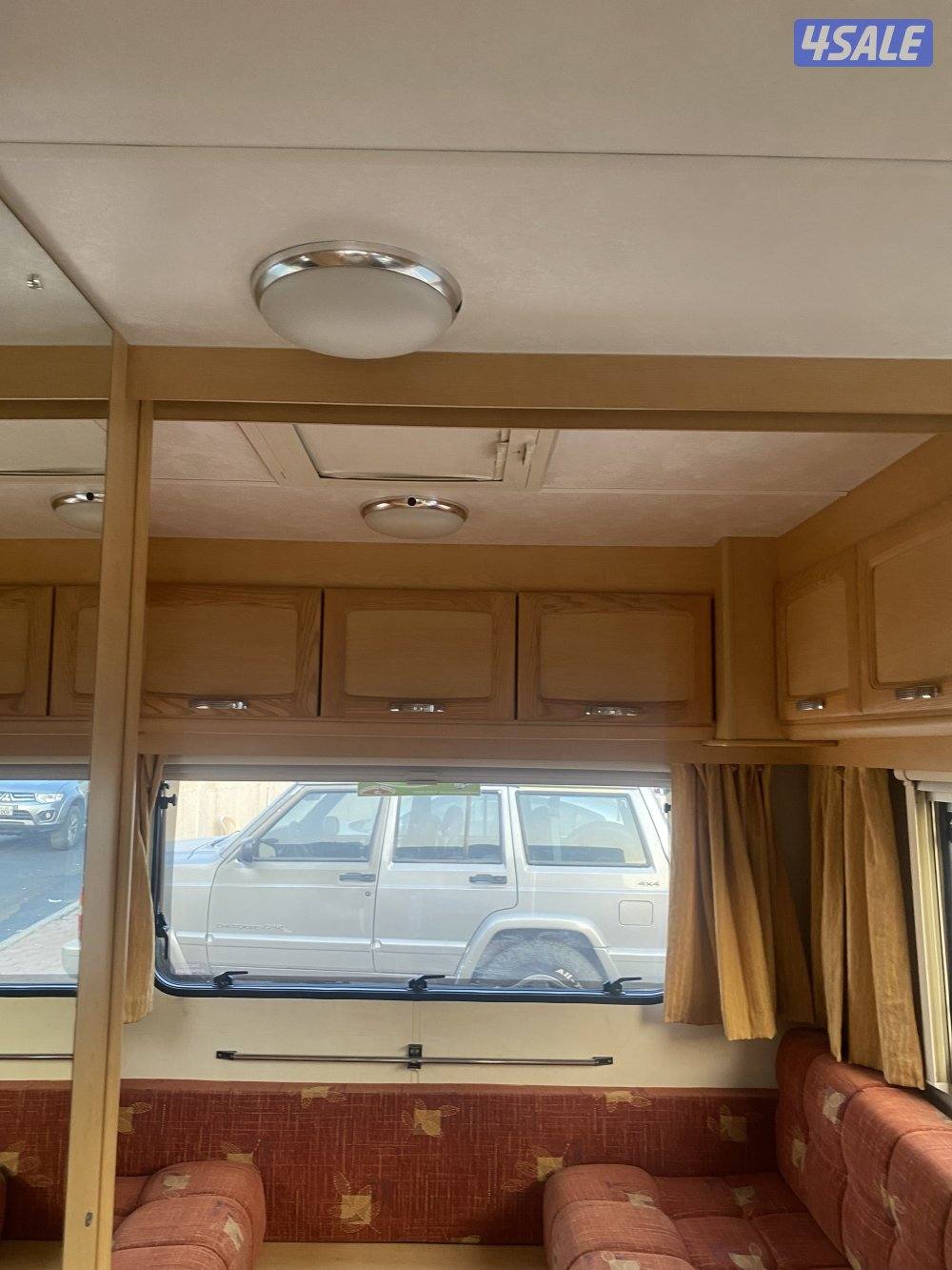 كرفان بريطاني ٢٠٠٥ ملوح تحويل مرور بحالة ممتازة شاصي ارضية شغل وكالتة0