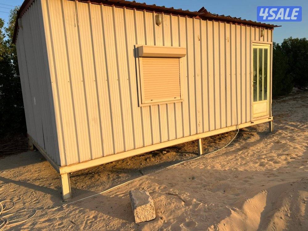 للبيع شاليه تفصال قياس ٤/٦ مع تكيف واغراضه غرفه وحمام0