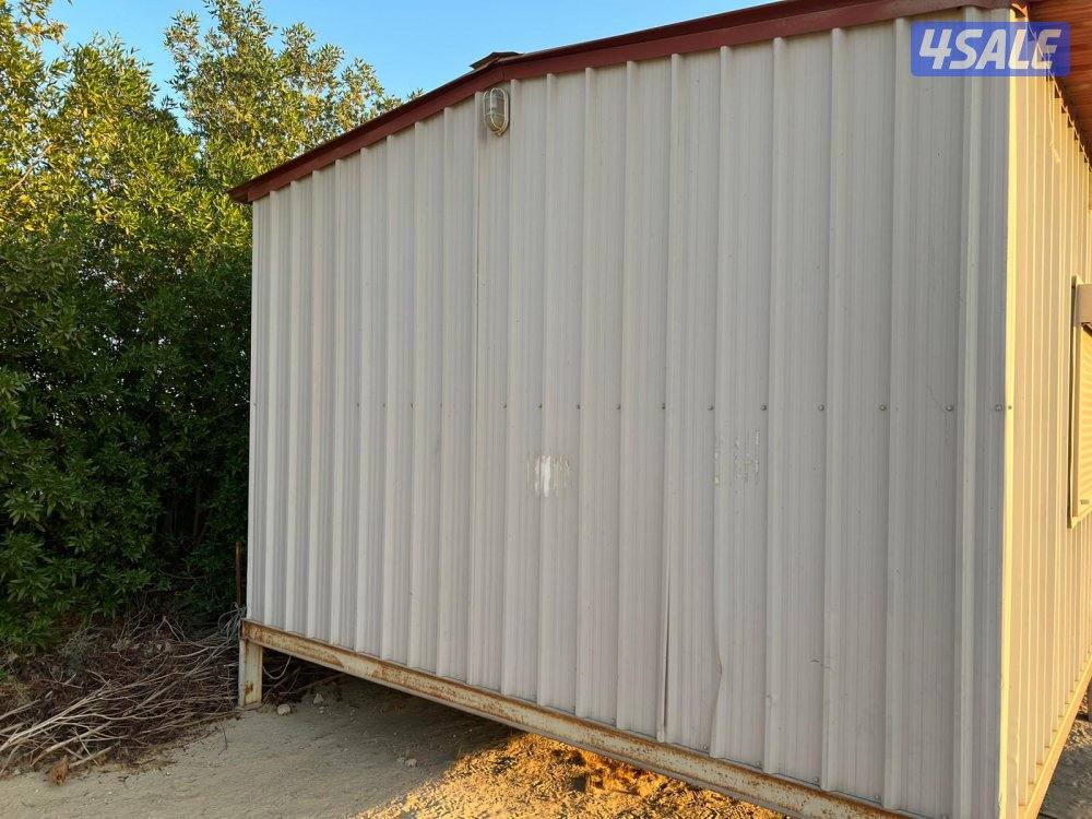 للبيع شاليه تفصال قياس ٤/٦ مع تكيف واغراضه غرفه وحمام2