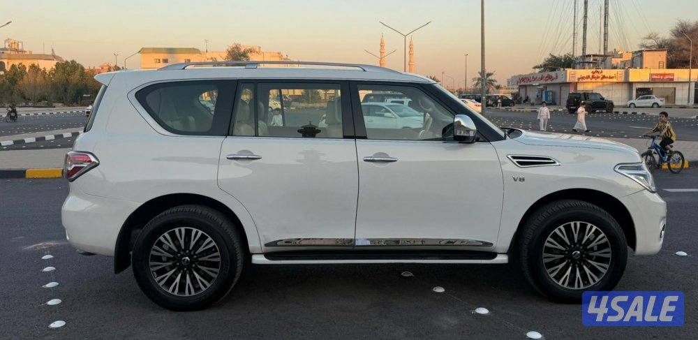 باترول 2013 صبغ الوكاله ماعدا باب الدبه الفل2