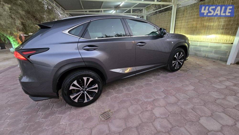 لكزس NX-300 F sport1