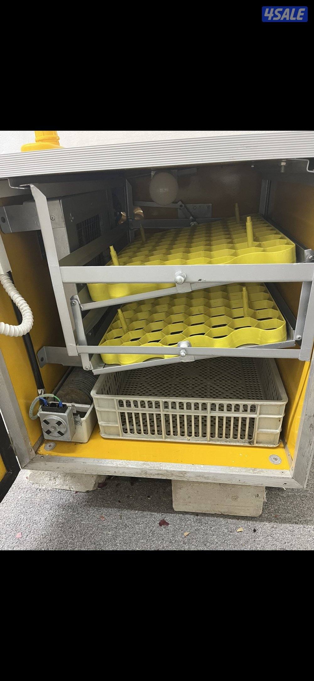 للبيع فقاسة مصريه ا شركةالعربي 160 بيضه استعمال مره واحده شبه جديده2