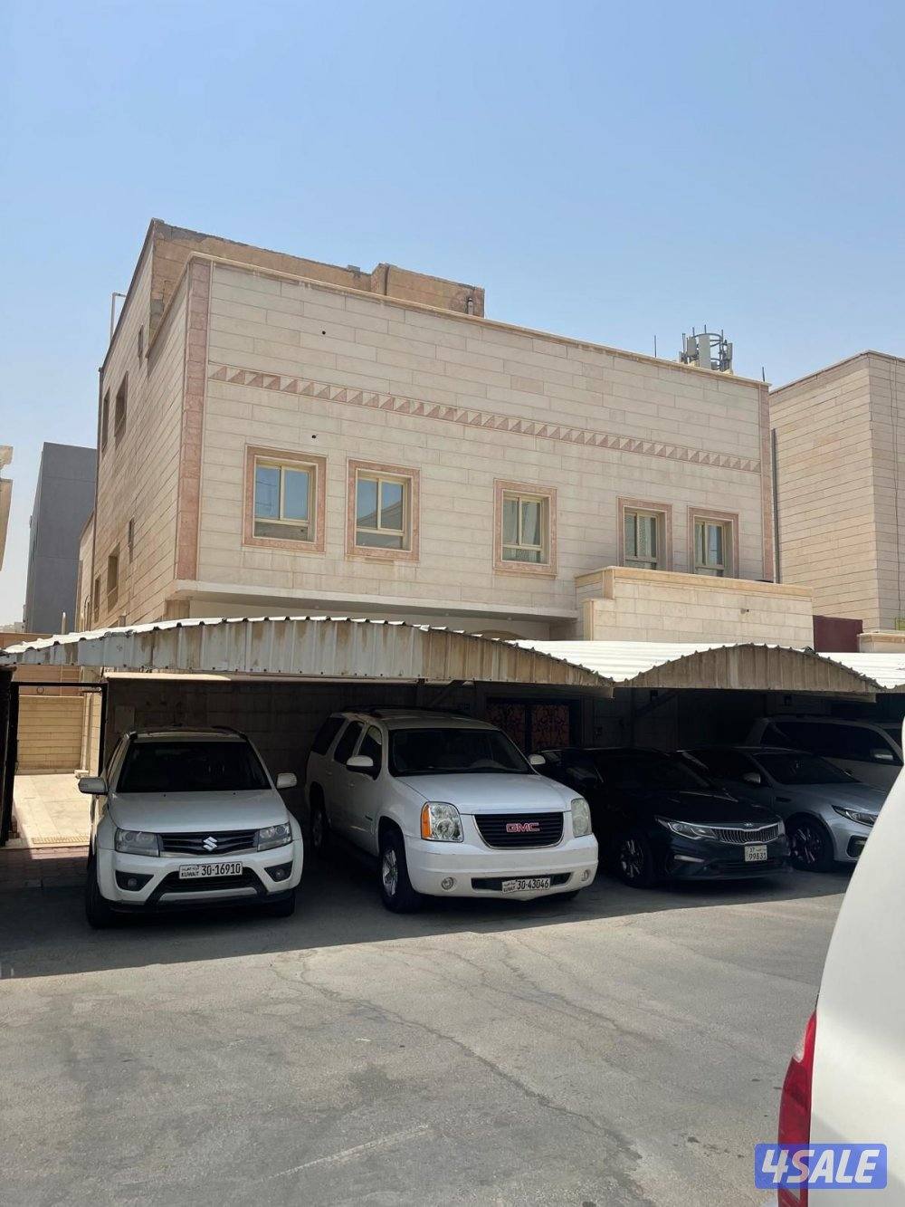 للبيع في صباح الناصر بيت دورين مؤجر 600 متر0