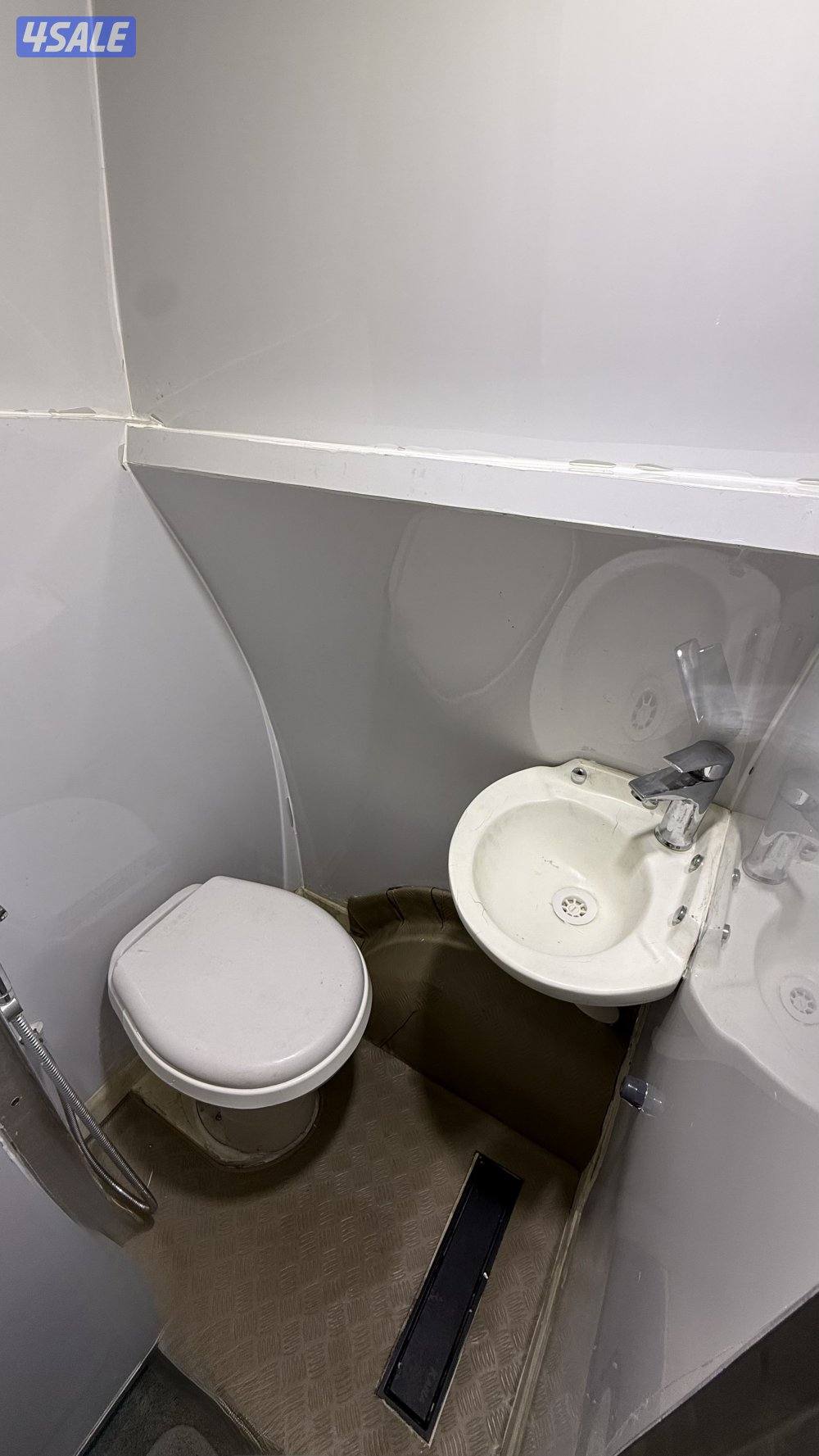 كرفان نظيف جدا + دوره مياه1