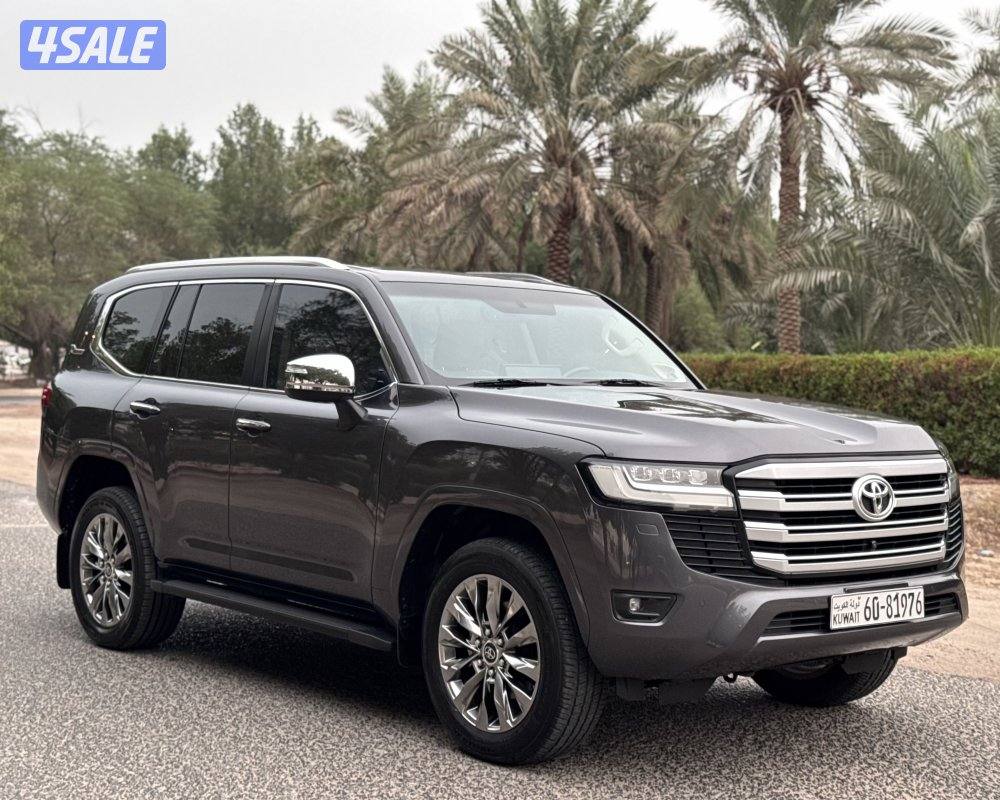 لاندكروزر 2022 VX ماشي 30 الف صبغ وكاله بالكامل0