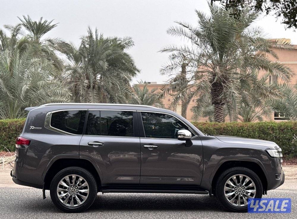 لاندكروزر 2022 VX ماشي 30 الف صبغ وكاله بالكامل1