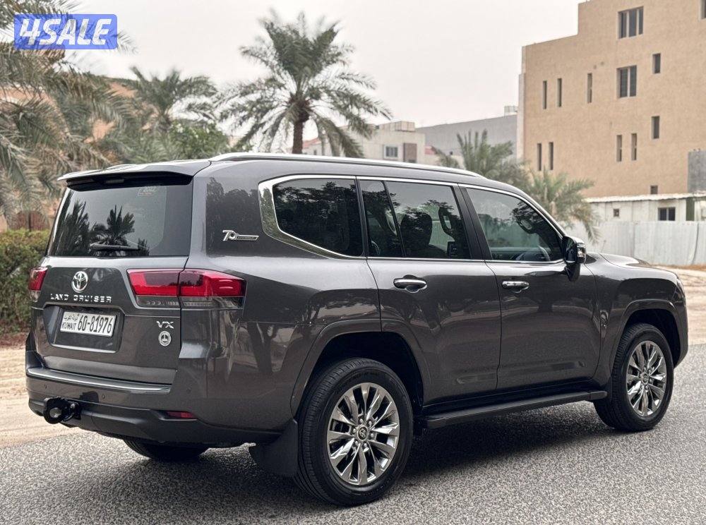 لاندكروزر 2022 VX ماشي 30 الف صبغ وكاله بالكامل2