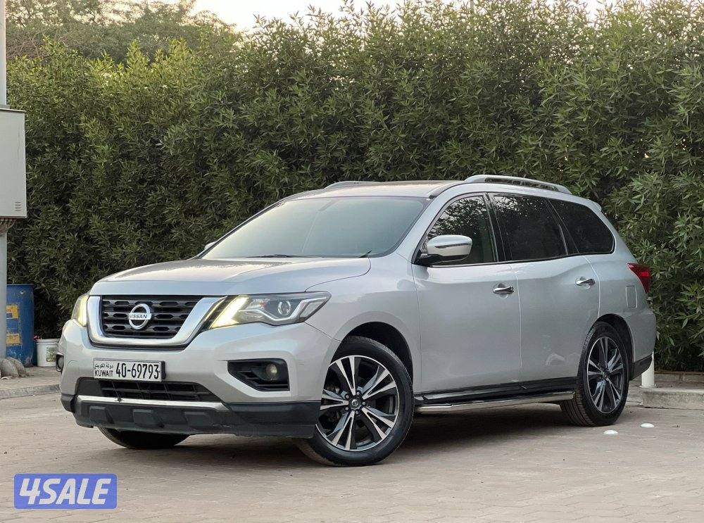 للبيع - نيسان باثفندر 2018 - فل اوبشن - دبل جير - بحاله ممتازه2