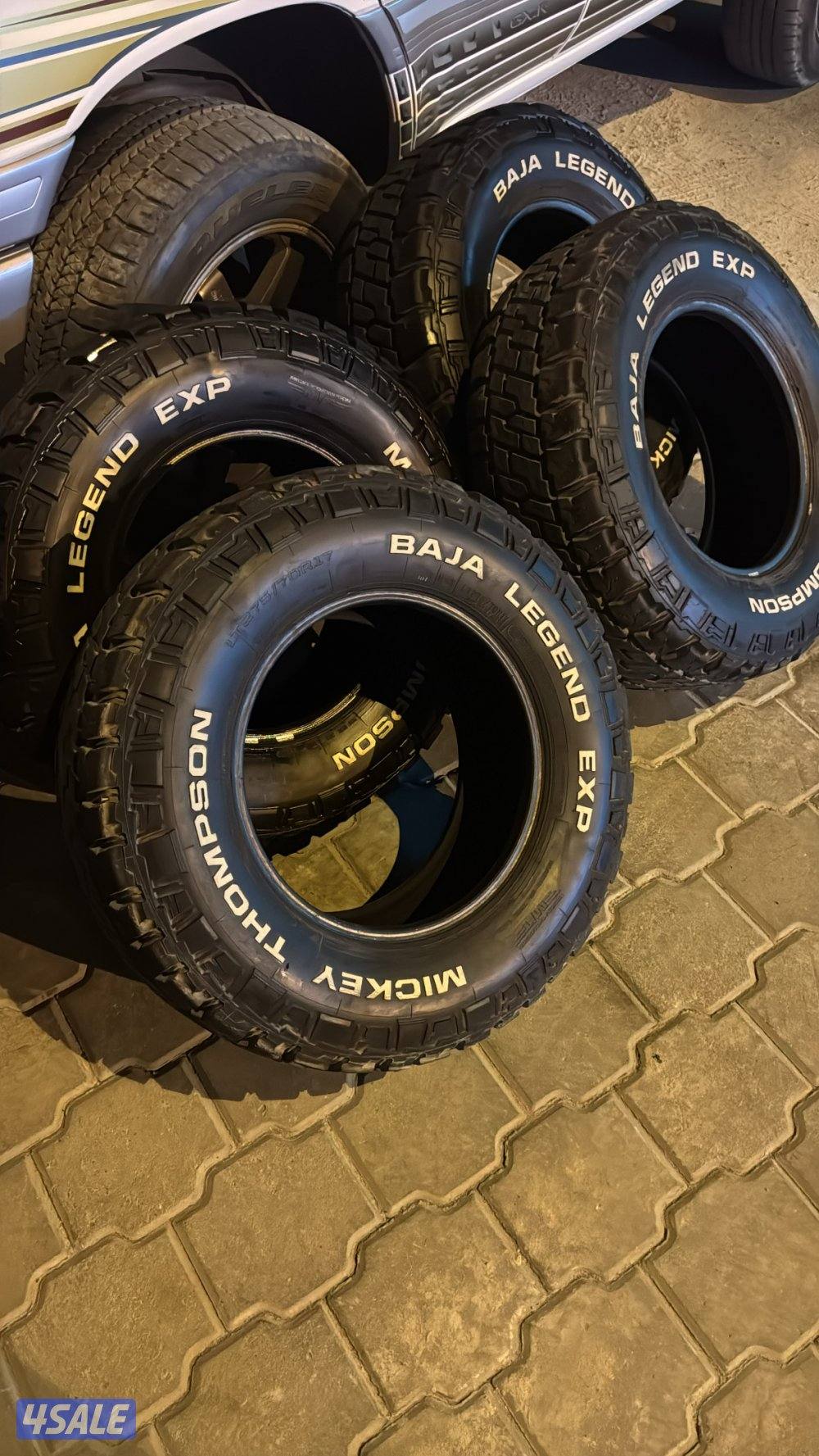 للبيع اربع تواير ميكي تومسن0