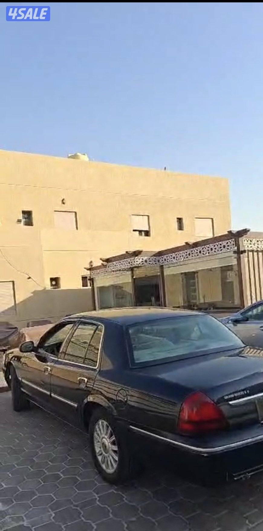 للبيع فيلا زاويه صباح الاحمد ارضي وشقتين تشطيب سوبر ديلكسس0