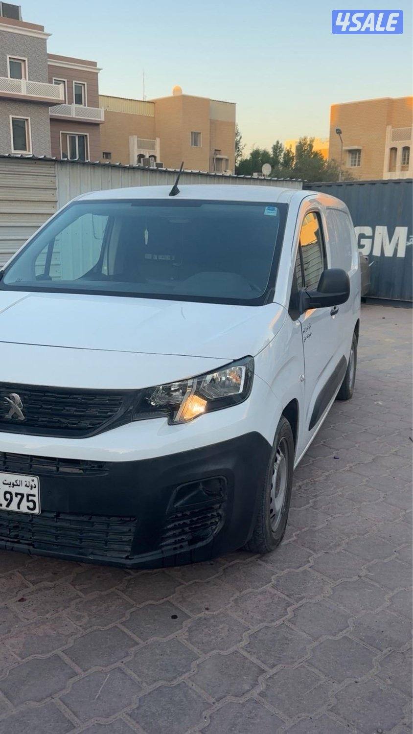 للبيع بيجو0