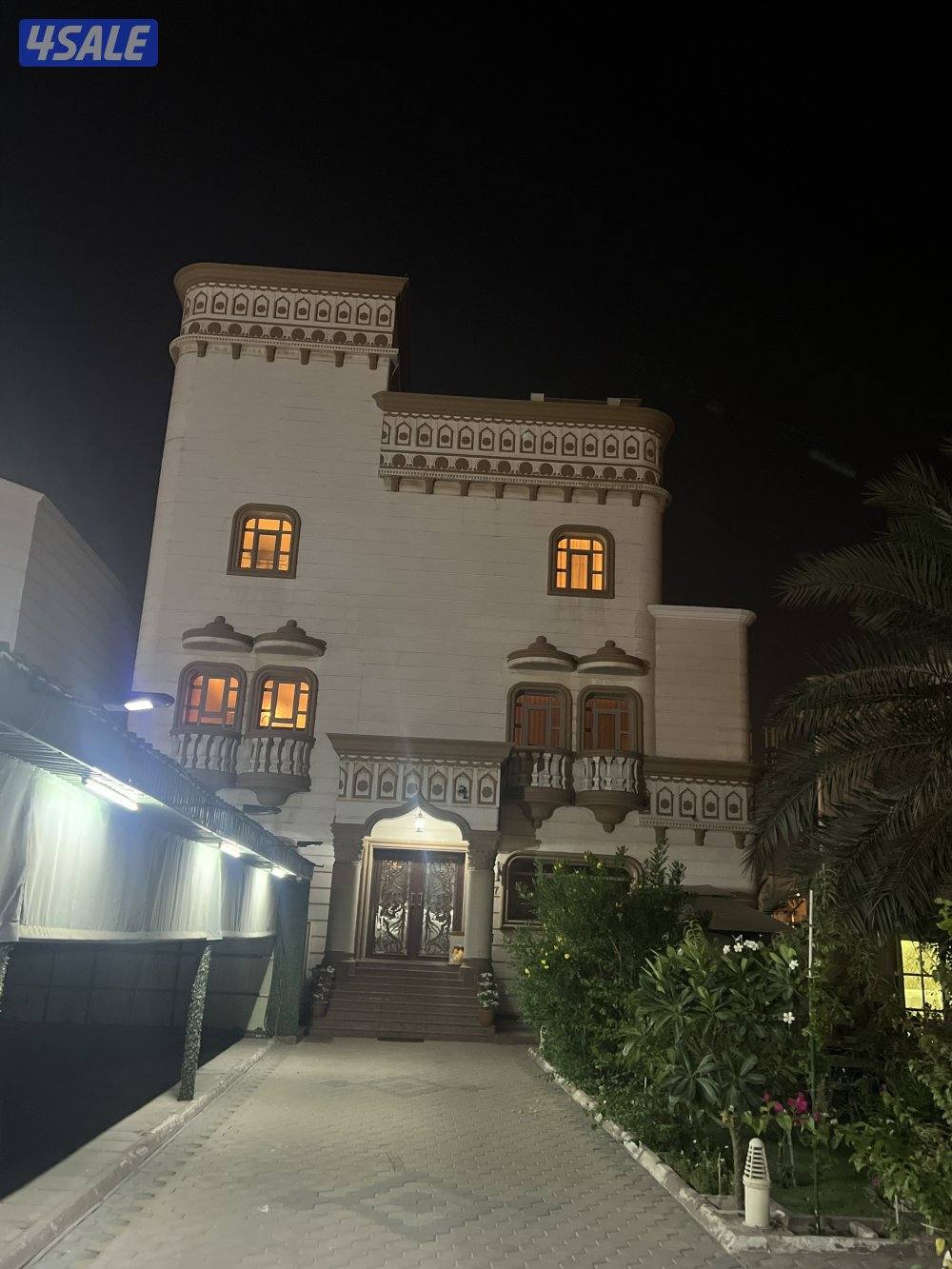 القصور قسائم قطعه ٧ مقابل العدان البيت على ٣ واجهات0