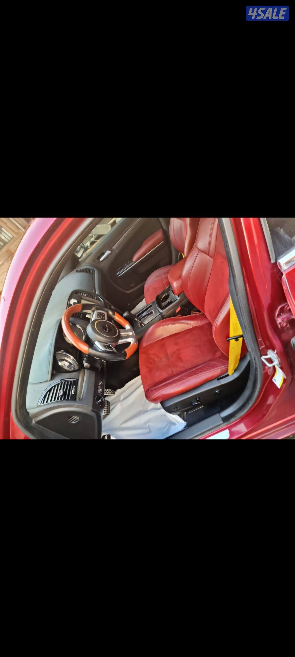 للبيع كرايسلر srt8 20144