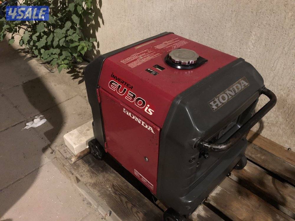 للبيع مولد هوندا حجم 3000 كاتم صوت بحالة. جيدة. جدا0