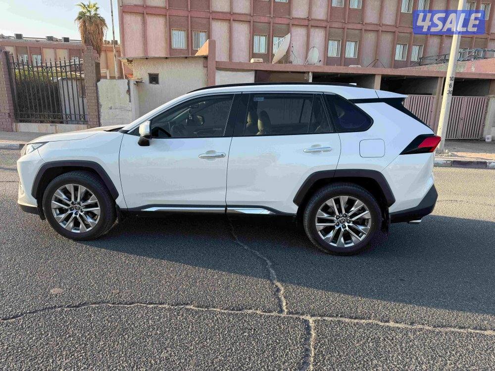 Toyota RAV4 2019 full option 4WD0