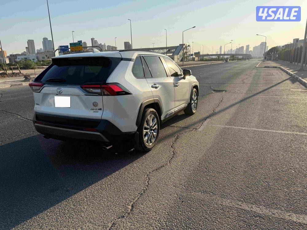 Toyota RAV4 2019 full option 4WD2